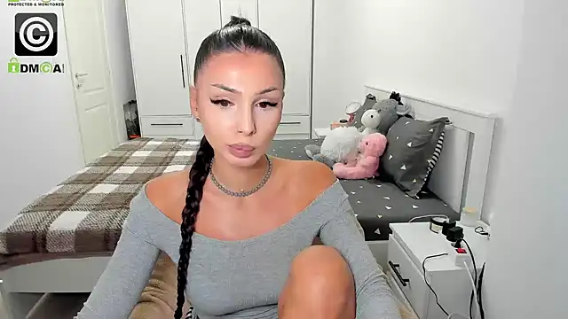 Snapshot of HelenShawn chatting on December 2, 9:27 pm HelenShawn online show from December 2, 9:27 pm