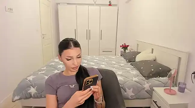 Snapshot of HelenShawn chatting on March 5, 1:52 am HelenShawn online show from March 5, 1:52 am