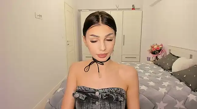 Snapshot of HelenShawn chatting on February 25, 9:48 pm HelenShawn online show from February 25, 9:48 pm