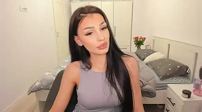 Snapshot of HelenShawn chatting on March 6, 8:37 pm HelenShawn online show from March 6, 8:37 pm