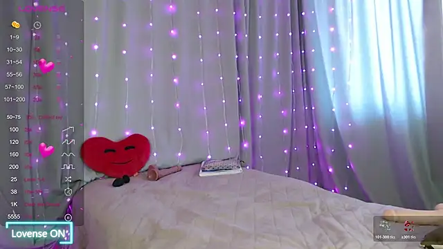 DaddysSluttyGirl2001 online show from April 1, 6:48 am