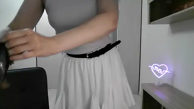 Victoria Glam online show from March 13, 5:28 pm