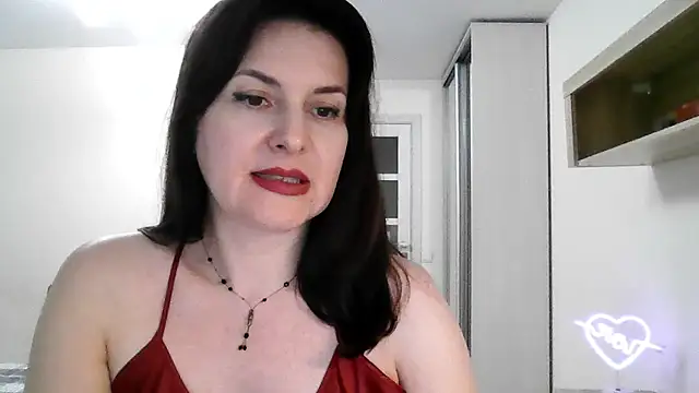 Victoria Glam online show from March 19, 8:00 pm