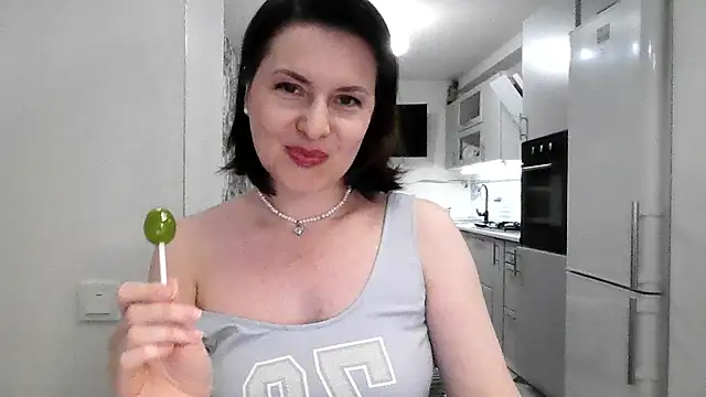 Victoria Glam online show from November 28, 7:25 pm