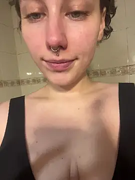 Snapshot of Molli_Luv chatting on January 18, 2:20 pm Molli Luv online show from January 18, 2:20 pm