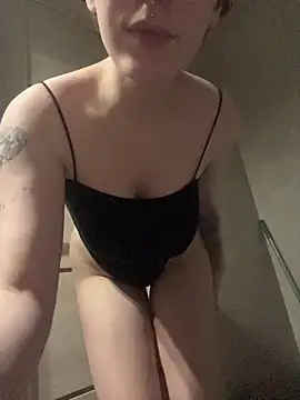 Molli Luv online show from January 14, 5:05 pm