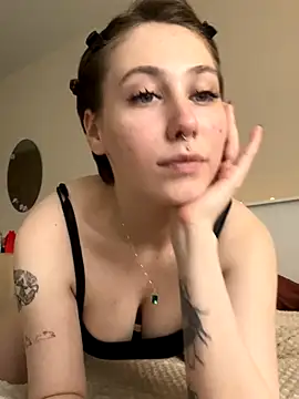 Molli Luv online show from October 24, 9:30 am