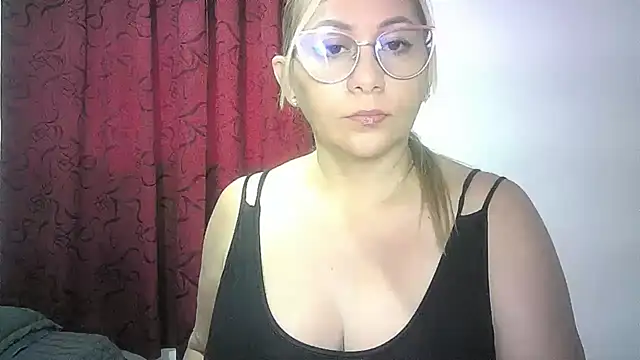 mariana0x online show from May 30, 11:38 am