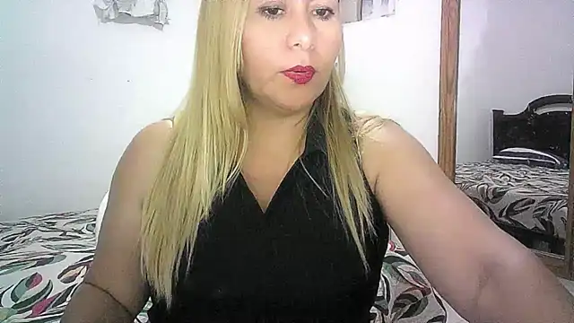 mariana0x online show from May 5, 10:46 pm