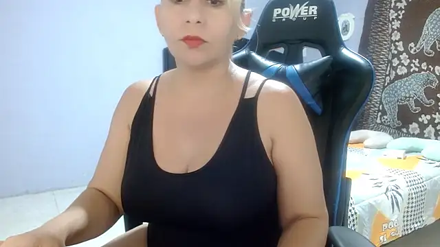 Snapshot of mariana0x chatting on March 6, 11:42 pm mariana0x online show from March 6, 11:42 pm