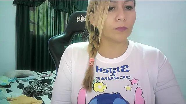 mariana0x online show from February 7, 9:01 pm