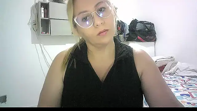 mariana0x online show from May 17, 2:50 pm