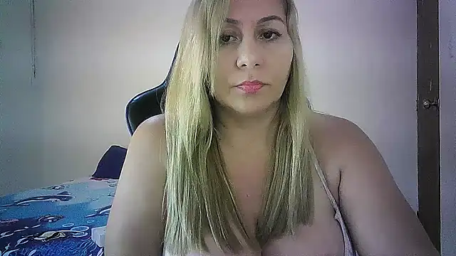 mariana0x online show from July 3, 7:42 pm