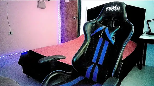 mariana0x online show from March 28, 7:59 pm