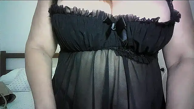 mariana0x online show from June 16, 2:39 pm