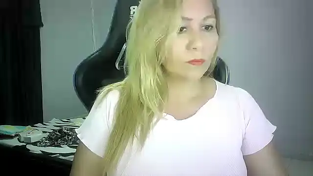 mariana0x online show from November 10, 10:48 pm