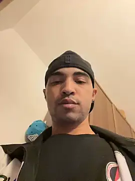 Snapshot of tony51753 chatting on January 25, 2:15 am tony51753 online show from January 25, 2:15 am