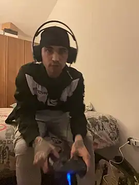 Snapshot of tony51753 chatting on January 24, 7:07 pm tony51753 online show from January 24, 7:07 pm