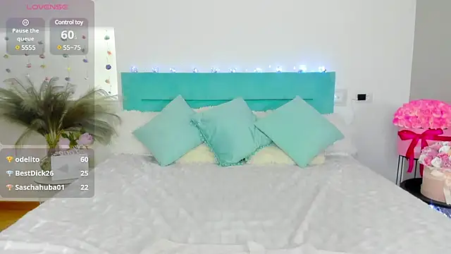 Snapshot of mars_elina_ chatting on February 18, 10:27 am mars elina online show from February 18, 10:27 am