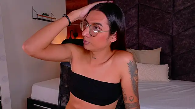 LauraaGomezz   online show from September 22, 7:31 pm