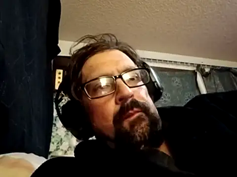 Johndis805 online show from October 28, 10:25 am