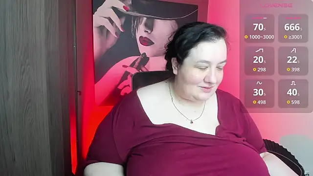 Snapshot of QueenOfHaze chatting on June 26, 9:59 am QueenOfHaze online show from June 26, 9:59 am