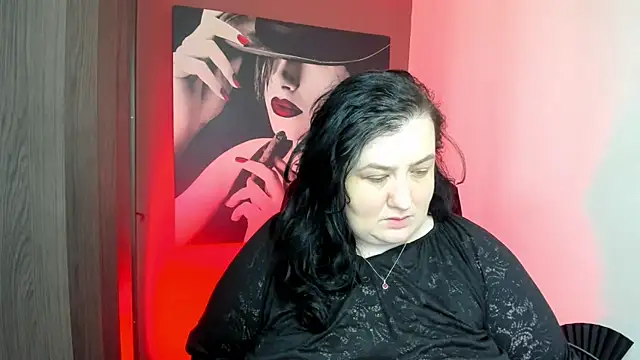 Snapshot of QueenOfHaze chatting on July 22, 11:01 am QueenOfHaze online show from July 22, 11:01 am