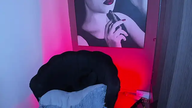 QueenOfHaze online show from December 19, 10:39 am