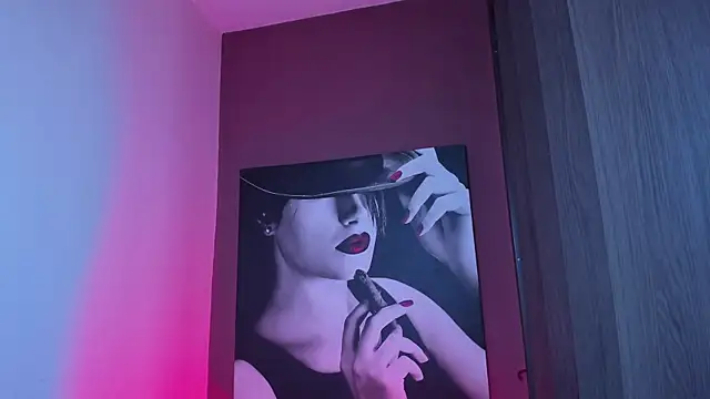 QueenOfHaze online show from December 15, 8:31 am