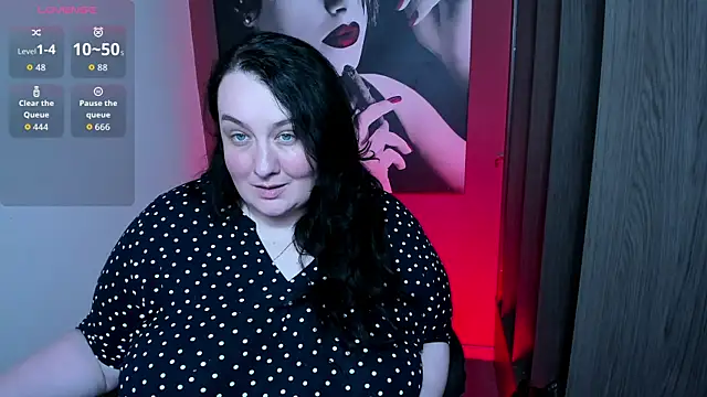 QueenOfHaze online show from April 11, 8:34 pm