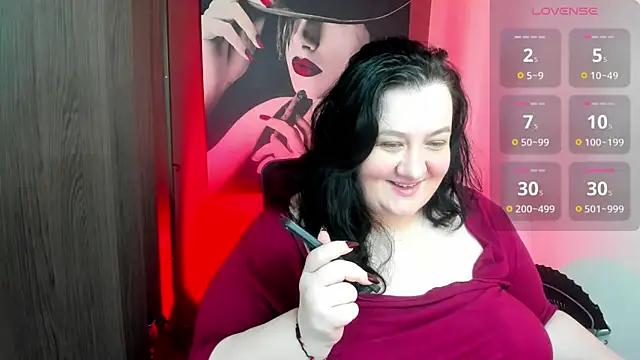 Snapshot of QueenOfHaze chatting on July 3, 8:54 am QueenOfHaze online show from July 3, 8:54 am