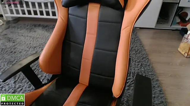 Snapshot of crystalyss chatting on November 5, 3:20 am crystalyss online show from November 5, 3:20 am