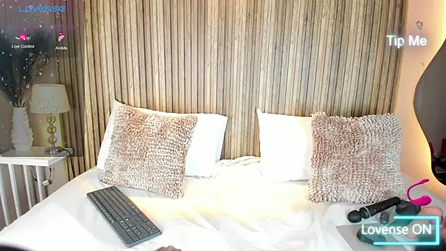 ZoeySnow online show from September 28, 11:23 pm