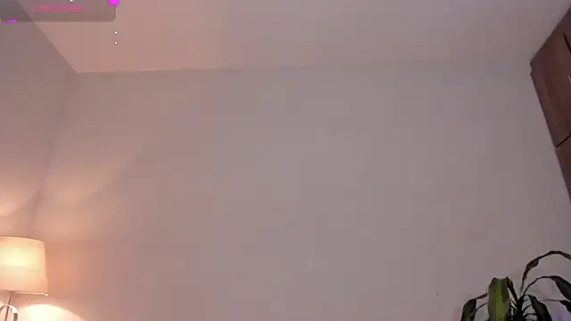 Snapshot of Hannah_Jonhson chatting on July 15, 1:23 am Hannah Jonhson online show from July 15, 1:23 am