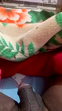 Snapshot of mhmia chatting on February 5, 1:04 am mhmia online show from February 5, 1:04 am