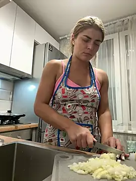 Donna Sun online show from March 6, 7:10 pm