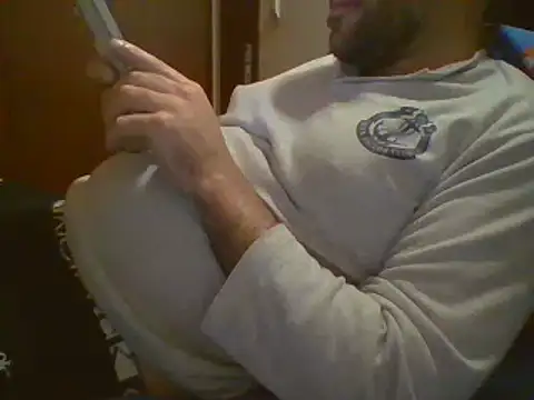 Snapshot of _tuga_man_ chatting on March 10, 10:55 pm tuga man online show from March 10, 10:55 pm