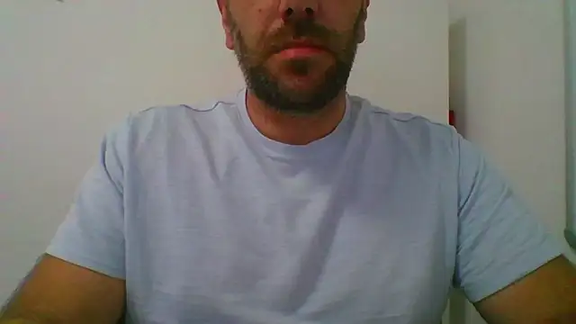 Snapshot of _tuga_man_ chatting on October 3, 12:28 pm tuga man online show from October 3, 12:28 pm