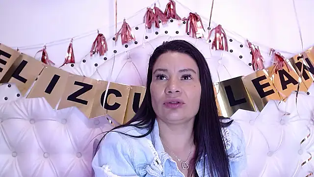 isabelajonesgl online show from October 2, 6:44 pm