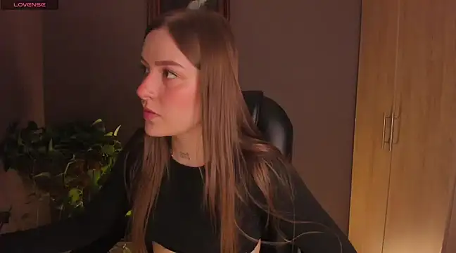 Snapshot of eilynxx chatting on January 31, 12:17 am eilynxx online show from January 31, 12:17 am