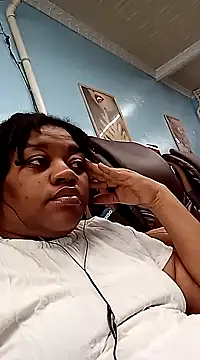 Snapshot of Big_BodyDee chatting on March 6, 5:43 pm Big BodyDee online show from March 6, 5:43 pm