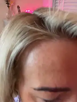 MakemeMillie1 online show from March 8, 6:49 am