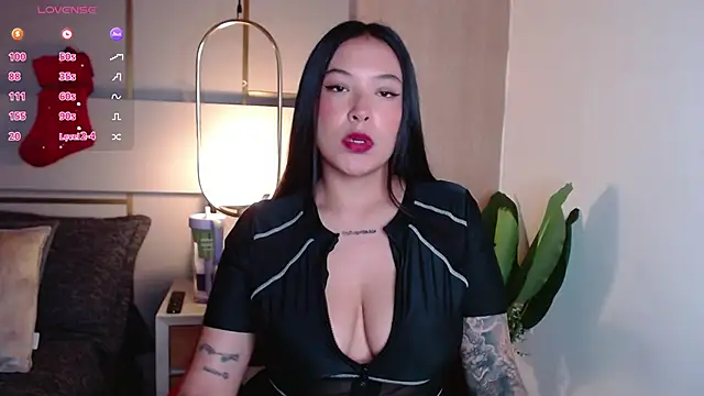 Victoria Collinns online show from December 3, 12:04 pm