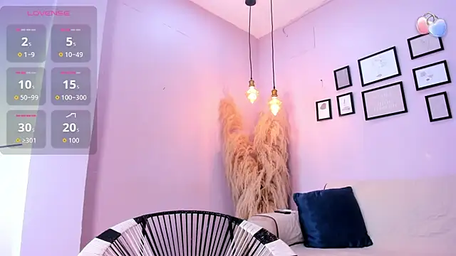 alana rossetti online show from December 15, 12:44 pm