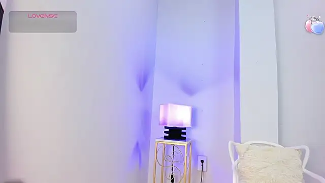 Snapshot of alana_rossetti chatting on July 15, 3:02 am alana rossetti online show from July 15, 3:02 am