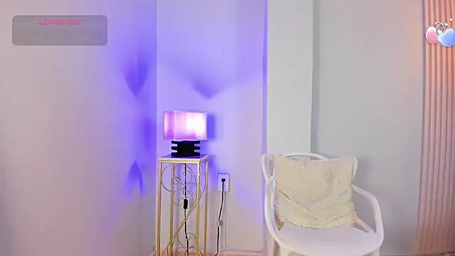 Snapshot of alana_rossetti chatting on July 16, 12:13 pm alana rossetti online show from July 16, 12:13 pm