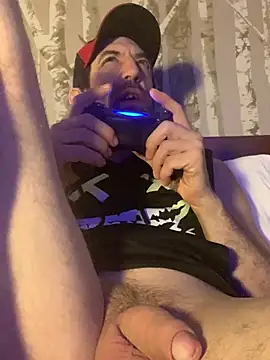 Snapshot of Pilote19 chatting on July 8, 10:05 am Pilote19 online show from July 8, 10:05 am