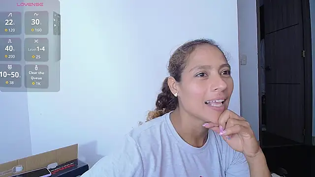 Zoedaniels online show from October 24, 2:10 am