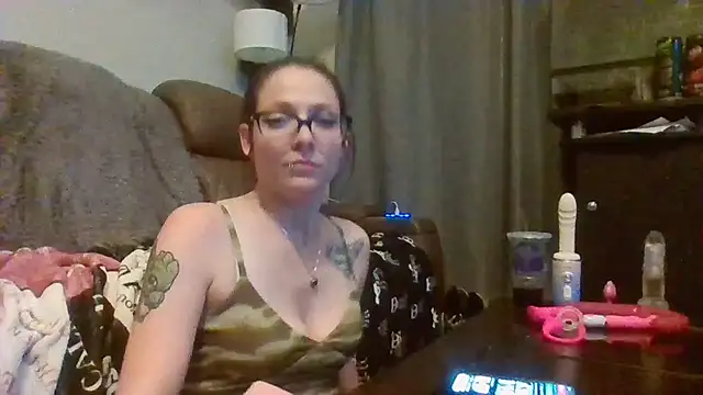 Snapshot of YourNotMySupervisor chatting on June 7, 4:39 am YourNotMySupervisor online show from June 7, 4:39 am