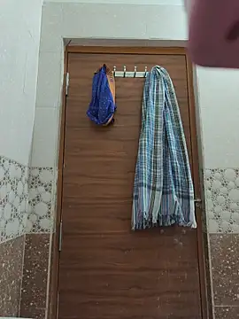 Snapshot of randit7 chatting on February 13, 3:06 am randit7 online show from February 13, 3:06 am